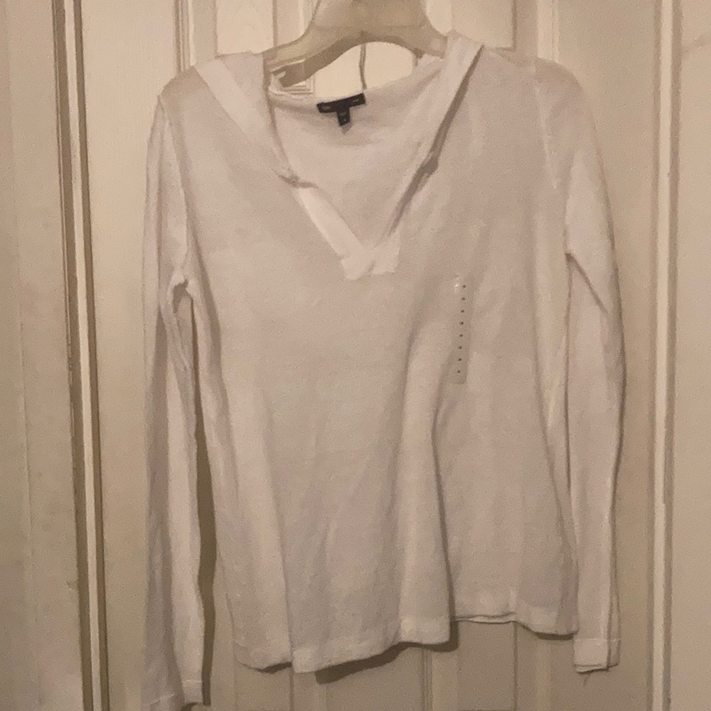 Gap M white lite pullover